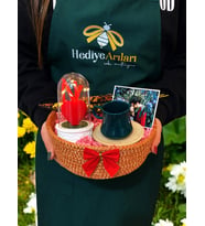 Size Özel Hediye Sepeti - Kırmızı Kalp Biblolu Işıklı Fanus & Kahve Fincanı & Fotoğraf