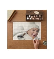 Beyaz Şapkalı Güzel Kadın Tasarımı 240 parça Ahşap Puzzle Ahşap Kutuda MP00587
