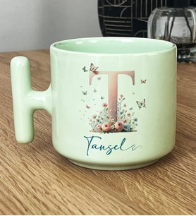 Kişiye Özel Çiçekli Kelebekli T Harfli Hediye Pastel T Kupa İsimli Yazılı (Yeşil)