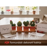 Örme Bahçe Serisi – AŞK Formlu Çok Renkli Dekoratif örgü figür