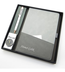 Signator® Codex  N181 Kişiye Özel Defterli Set - İsme Özel Beyaz Kalem + İsme Özel Gri Defter + İsme Özel Gümüş Çakmak  İsme Özel Kutusunda Hediyelik Set (Karışık)