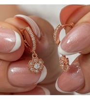 Gümüş Sallantılı Rose Minimal Çiçek Kadın Küpe
