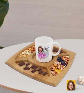 BK Gift Kişiye Özel Kız Çocuk Nihayetinde Karikatürlü Beyaz Kupa ve Doğal Masif Ahşap 4 Bölmeli Sunum Tabağı Çerezlik Hediye Seti-4
