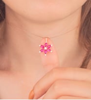 925 Ayar Gümüş Yakut Taşlı Nergis Çiçeği Kolye