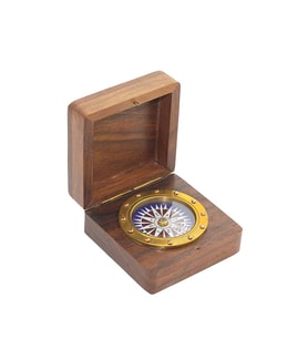 Kutulu Pirinç Pusula  8*8 Cm