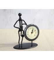 Metal Saatli Saksafon Çalan Müzisyen Alk4335