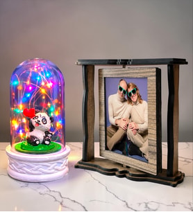 Kişiye Özel 2 Fotoğraflı Dönen Ahşap Çerçeve ve Panda Biblolu Renkli LED Işıklı Fanus
