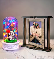 Kişiye Özel 2 Fotoğraflı Dönen Ahşap Çerçeve ve Panda Biblolu Renkli LED Işıklı Fanus