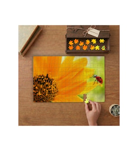 Sarı Çiçek ve Uğur Böceği Tasarımı 240 parça Ahşap Puzzle Ahşap Kutuda MP11108
