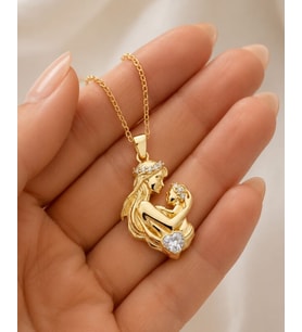 925 Ayar Gümüş Anne Bebek Figürlü Kalp Taşlı Gold Kolye