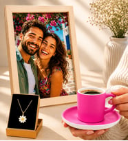 Kişiye Özel Fotoğraflı Hediye Seti Pembe Kahve Fincanı ve Tasarım Kolyeli