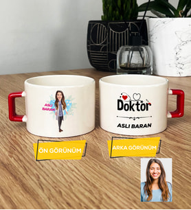 Kişiye Özel Karikatürlü Doktor Hediye Lüks Fincan Kadın Doktora Hediye Tıp Bayramı Hediyesi (Kırmızı)