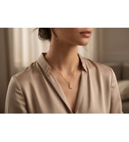 STİL İNCİSİ/XUPING JEWELRY K TAŞLI HARF KOLYE (Altın Rengi)