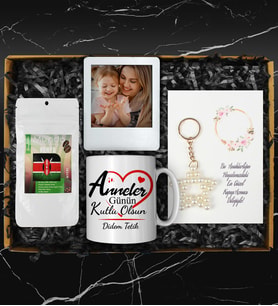 Anneler Gününe Özel Tasarım Kupa & Dünya Kahvesi & Yıldız Anahtarlık & Beyaz Fotoğraf Çerçevesi