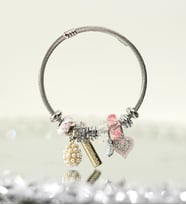 Pandora Model Kalp ve İnci Charm' lı Çelik Bileklik