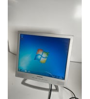 Casper 17 İNÇ LCD MONİTÖR HOPARLÖRLÜ 
