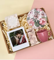 Kişiye Özel Beyaz Instagram Çerçeve& Pembe Renkli Fincan& Lotus Çiçeği Model Beyaz Renkli Mum& Mehmet Efendi Tek İçimlik Türk Kahvesi Hediye Seti
