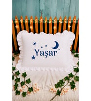 Kişiye Özel İsimli Ay Yıldız Desenli Fırfırlı Bebek Yastığı – Dekoratif İsimli Çocuk Yastığı