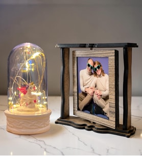 Kişiye Özel 2 Fotoğraflı Dönen Ahşap Çerçeve ve Unicorn LED Işıklı Fanus