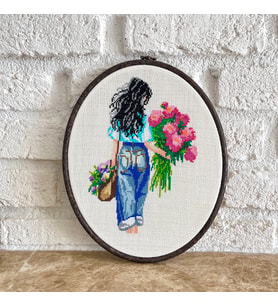 Seretamin Handmade Çiçekli Kadın Kanaviçe Nakışlı Duvar Süsü