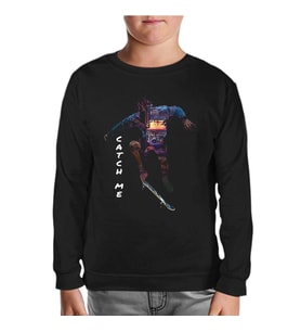 A skater in a City Siyah Çocuk Sweatshirt