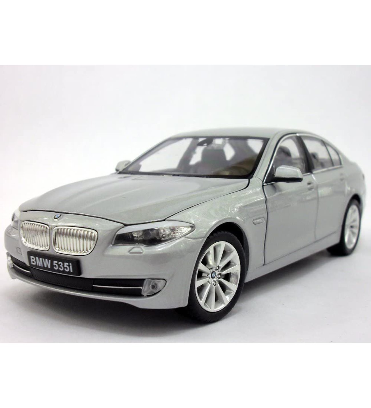 124-bmw-535i-diecast-model-