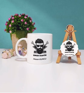 Erkek Kuaförü Tasarımlı Kişiye Özel Hediye Erkek Kuaförü Kupa Bardak ve Ahşap Anahtarlık Hediye Seti