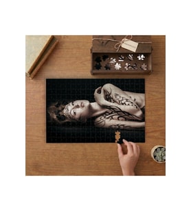 Dövmeli Kadın Tasarımı 240 parça Ahşap Puzzle Ahşap Kutuda MP00632