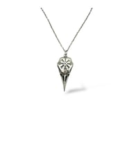 Vikings Odin ve Raven Figürlü Unisex Kolye – 60 cm Zincirli İskandinav Mitolojisi Takısı (Gümüş)