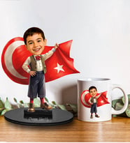 Kişiye Özel 23 Nisan Tasarımlı Erkek Çocuğu Karikatür Biblo Ve Kupa Hediye Seti 268