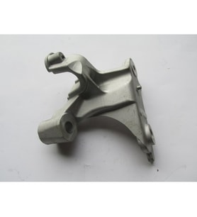 RENAULT MEGANE- 4- SD/HB- 16/20; MOTOR BEŞİĞİ BAĞLANTI AYAĞI SOL (BEŞİK DARBE EMİCİ) 548512672R