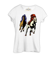 At 9 Beyaz Kadın Tshirt
