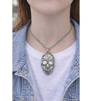 Kuru Kafa Figürlü Gümüş Renk Unisex Uzun Kolye