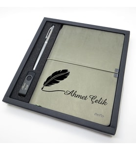 Scrikss İsme Özel Verona Defter & İsme Özel Usb & İsme Özel Metal Roller Kalem Seti (Öğretmenler Günü veya başka bir mesaj işlenebilir) (Karışık)