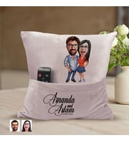BK Gift Kişiye Özel Sevgililer Karikatür Tasarımlı Organizer Kumanda ve Atıştırmalık Cepli Pembe Kırlent Yastık-105 Arkadaşa Hediye, Cepli Yastık