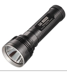 NITECORE EA8 900 LUMEN EL FENERI (Çok Renkli)