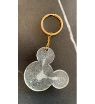 Şeffaf Renk Ve Simli Mickey Mouse Anahtarlık Gold Aksesuarlı El Yapımı Epoksi Hediyelik (Çok Renkli)