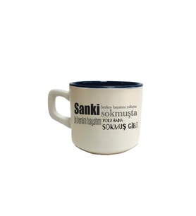 Sanki Herkes Hayatını Yoluna Sokmuşta Baskılı Siyah Venüs Kupa