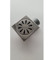 DUŞ YER SÜZGECİ METAL KAPAKLI KOKU ÖNLEYİCİLİ YANDAN ÇIKIŞLI 10X10CM