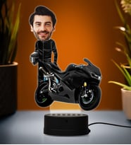 Doğum Günü Hediyesi,Sevgiliye Hediye, Kişiye Özel Fotoğraflı Motorcu Karikatür 3D Led Lamba (Beyaz)