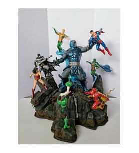 DC Comics Justice League ve Darkseid Büyük Savaşı Boyalı Figür 35 CM (MEGA BOY)