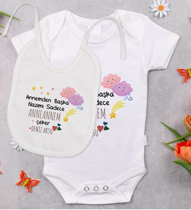 BK Kids Kişiye Özel Anneannesinin Uykucu Kuzusu Tasarımlı Bebek Body Zıbın ve Mama Önlüğü Hediye Seti - Model 1