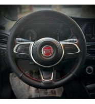 DİKİŞLİ DİREKSİYON KILIFI SİYAH DERİ İTHAL NOKTALI DERİ KIRMIZI DİKİŞLİ FIAT EGEA CROSS İÇİN