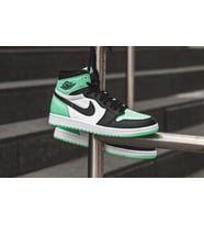 Nike Air Jordan 1 Retro High Og Green Glow White Black
