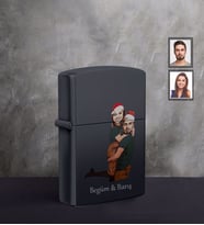 Kişiye Özel Yılbaşı Sevgili Karikatürlü UV Baskılı Siyah Benzinli Çakmak Model-6