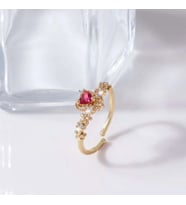 Özel Kutusunda Zirkon Taşlı Kalp Çiçek Yüzük (Gold)