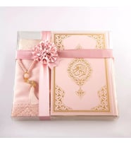 Şal + Seccade + Tesbih + Kuran Hediye Seti (Orta Boy, Ekonomik Cilt, Pembe)