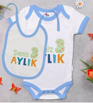 BK Kids Kişiye Özel Aylık Tasarımlı Mavi Bebek Body Zıbın ve Mama Önlüğü Hediye Seti