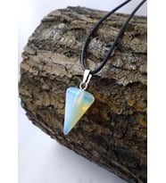 DOĞALTAŞ KOLYE/ PANDÜL ŞEKLİNDE Opal Aytaşı KOLYE / SARKAÇ-1002