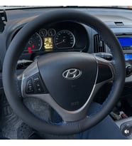 DİKİŞLİ DİREKSİYON KILIFI SİYAH DERİ MAVİ DİKİŞLİ HYUNDAİ İ20 İÇİN